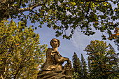 Statue in den Giardini Termali di Montecatini Thermalgärten,  Montecatini Terme, Toskana, Italien