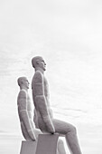 'Mennesket ved Havet', der Mensch am Meer, Skulpturengruppe von ​​Svend Wiig Hansen, Hafen von Esbjerg, Syddänemark, Dänemark