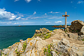 Holzkreuz am Pointe du Christ, Rothéneuf, Saint Malo, Bretagne, Frankreich 