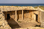 Unterirdische Grabstätten der antiken Nekropole Königsgräber von Nea Paphos, Paphos, Zypern, Europa 