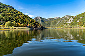 Landschaft am Fluss Crnojevic bei Rijeka Crnojevica, Montenegro, Europa