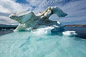 Canada, Nunavut Territory, Repulse Bay, Melting icebergs in Harbor Islands in Hudson Bay just south of Arctic Circle ()