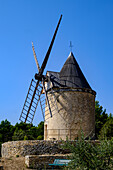 Frankreich, Provence. Joucas Windmühle