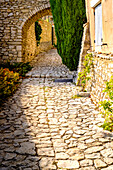France, Provence. Joucas walkway and arch