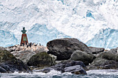 Statue von Piloto Pardo, dem chilenischen Kapitän der Yelcho, die Shackletons Männer rettete, Point Wild, Antarktis, Polarregionen