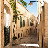 Italy, Basilicata, Matera, Narrow alley in old town