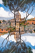 Spiegelung der Kirche Santa Luca, Palatin Hügel, Rom, Italien