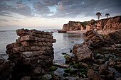 Wallanlage am Strand der Antiken Stadt Caesarea Maritima, Israel, Mittlerer Osten, Asien