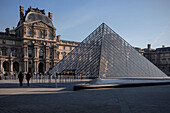 Glaspyramide am Kunstmuseum "Musée du Louvre", Hauptstadt Paris, Ile de France, Frankreich 