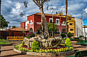 Brunnen auf dem Platz Plaza de la iglesia, Puerto de la Cruz, Teneriffa, Kanarische Inseln, Spanien