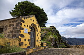 Kapelle am Ausgangspunkt vom Camino Jimana Wanderweg, Mirador de Jinama, El Hierro, Kanarische Inseln, Spanien, Europa