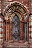 Tür der Kathedrale St. Magnus, Kirkwall, Orkney-Inseln, Schottland, Vereinigtes Königreich, Europa