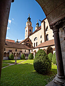 Domkreuzgang mit Dom und Innenhof, Dom, Brixen, Südtirol, Italien