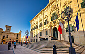 Vor dem Großmeisterpalast in Valletta, Malta, Europa