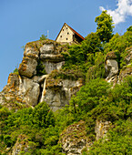 Pottenstein Castle above the town of Pottenstein, Franconian Switzerland, Bayreuth District, Franconia, Upper Franconia, Bavaria, Germany