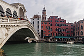 Rialto-Brücke. Venedig, Venetien, Italien