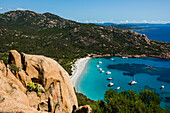 Sandstrand und Granitfelsen, Plage de Roccapina, bei Sartène, Südküste, Département Corse-du-Sud, Mittelmeer, Korsika, Frankreich