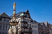 Petrusbrunnen on the market square, Trier, Rhineland-Palatinate, Germany, Europe
