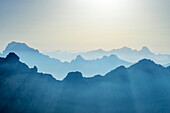 Silhouette der Bosconero-Gruppe und der Cima dei Preti, Belluneser Höhenweg, Dolomiten, Venezien, Venetien, Italien