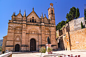Die Stiftskirche eal Colegiata de Santa María la Mayor mit der Skulptur Pedro Espinosa in Antequera, Andalusien, Spanien