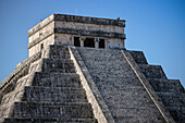 Kukulcán Pyramid (also El Castillo) in the ruined city of Chichén-Itzá, Yucatán, Mexico, North America, Latin America, UNESCO World Heritage