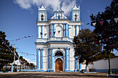 blue baroque church near center of San Cristóbal de las Casas, Central Highlands (Sierra Madre de Chiapas), Mexico, North America, Latin America