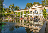 Cafe Restaurant Orangerie im Kurpark in der historischen Wandelhalle im Kurpark von Bad Homburg vor der Höhe, Taunus, Hessen, Deutschland