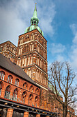 Nikolaikirche am Alten Markt in Stralsund, Mecklenburg-Vorpommern, Ostsee, Norddeutschland, Deutschland