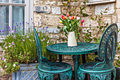 Terrasse vor Cottage in Painswick, Cotswolds, Gloucestershire, England