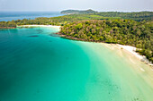 Luftbild vom Ao Jak Beach oder Neverland Beach und dem Khlong Hin beach, Insel Ko Kut oder Koh Kood im Golf von Thailand, Asien 