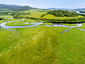 Flussmäander der Moldau im Moldautal bei Novà Pec im Böhmerwald, Tschechien