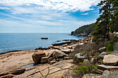 Thunder Hole and view of Atlantic Ocean in Acadia National Park