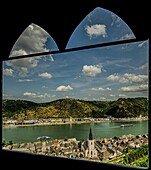 View from a viewing pavilion on the Rheinburgenweg on St. Goar and the Loreley town of St. Goarshausen, Upper Middle Rhine Valley, Rhineland-Palatinate, Germany
