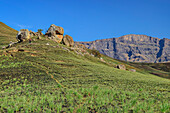Hike to Valley View with woman hiking, Valley View, Lotheni, Drakensberg Mountains, Kwa Zulu Natal, Maloti-Drakensberg UNESCO World Heritage Site, South Africa