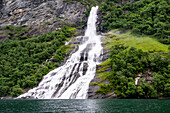 Wasserfall 'Freier', Hellesylt, im Geirangerfjord, Moere og Romsdal, Vestlandet, Norwegen