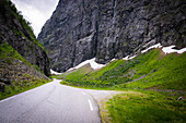 Norangsdalen, narrow valley in Norway, Koeniginnenroute, Moere and Romsdal