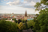 Blick von Sparrenburg auf Bielefelder Altstadt, Bielefeld, Nordrhein-Westfalen, Deutschland, Europa