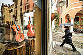 Geigenbauer Philippe Devanneaux, Schaufenster von seinem Geschäft, Cremona, Italien