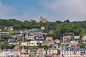 Stadtansicht von Fecamp mit der Kapelle Notre Dame du Salut