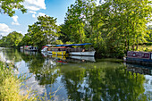 Boote auf der Themse bei Port Meadow in Oxford, Oxfordshire, England, Großbritannien, Europa  \n