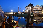 Abends am kleinen Hafen von Urk am Ijsselmeer, Niederlande