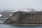 Antarktis; südliche Shetlandinseln; Deception Island in der Nähe der Telefon Bay; ringförmige Insel; Gipfelbereich eines riesigen, submarinen Vulkan; Bucht im Inneren ist die Caldera;