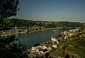 View from the Rheinsteig to the Rhine Valley near St. Goarshausen and St. Goar, Upper Middle Rhine Valley, Rhineland-Palatinate, Germany