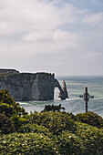 Kreidefelsen und Steilküste entlang des Fernwanderwegs GR21 zwischen Étretat und Yport, Normandie, Frankreich