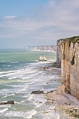 Kreidefelsen und Steilküste entlang des Fernwanderwegs zwischen Étretat und Yport, Normandie, Frankreich