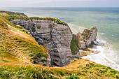 Kreidefelsen und Steilküste entlang des Fernwanderwegs zwischen Étretat und Yport, Normandie, Frankreich