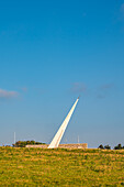 Denkmal an das Doppeldeckerflugzeug "Der weiße Vogel", mit dem ein Transatlantik-Non-Stop-Flug versucht wurde, Normandie, Frankreich