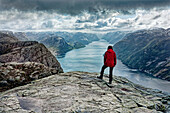 Norwegen, Rogaland, Felsklippen Preikestolen (Predigtstuhl) am Lysefjord