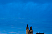 Magdeburger Dom zur blauen Stunde, Magdeburg, Sachsen-Anhalt, Deutschland