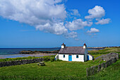 Great Britain, North West Wales, Anglesey Island, colorful farmhouse